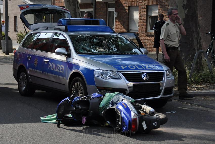 VU nach Verfolgungsfahrt Koeln Ossendorf Frohnhofstr P19.JPG